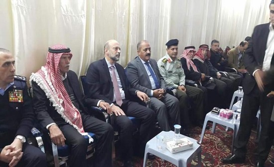 بالصور : الرزاز يزور بيت عزاء الشهيد الرواحنة في مادبا بالصور : الرزاز يزور بيت عزاء الشهيد الرواحنة في مادبا