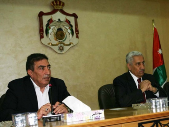 بدء اجتماع نيابي حكومي لمناقشة سعر الغاز وترخيص المركبات