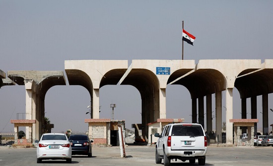 دمشق: 93 براداً محملاً بالخضار والفواكه بانتظار فتح حدود جابر