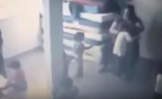 بالفيديو....عنف وتحرش في حضانة للأطفال بالفيديو....عنف وتحرش في حضانة للأطفال