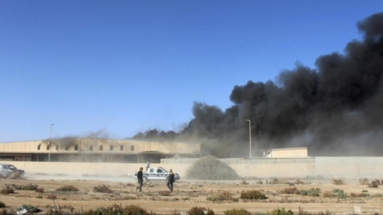 3 قتلى بتفجير سيارة مفخخة استهدفت قوات "حفتر" في سرت 3 قتلى بتفجير سيارة مفخخة استهدفت قوات "حفتر" في سرت