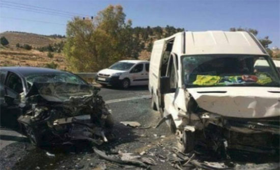 إصابة (5) أشخاص بحادث تصادم في البلقاء إصابة (5) أشخاص بحادث تصادم في البلقاء