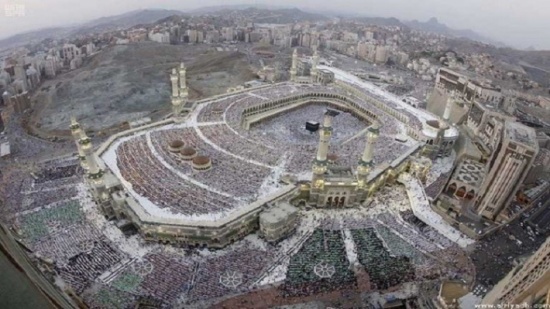 أكثر من 2 مليون حاج يؤدون صلاة الجمعة في المسجد الحرام (فيديو) أكثر من 2 مليون حاج يؤدون صلاة الجمعة في المسجد الحرام (فيديو)
