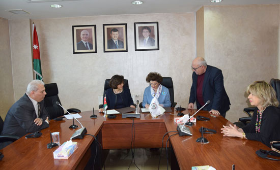 اتفاقية بين التنمية وشركة زراعية لتنفيذ مشروع تنموي بالأغوار