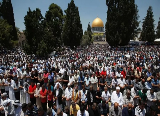 الاحتلال يمنع الأذان الذي بدأه بلال قبل 1400 سنة