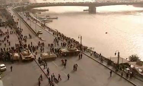 مصر: آليات الجيش تنتشر في محيط وزارة الداخلية