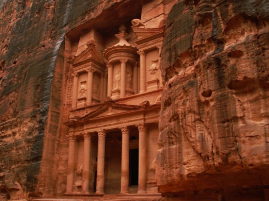 وزير الخارجية الكندي يزور مدينة البترا الاثرية وزير الخارجية الكندي يزور مدينة البترا الاثرية
