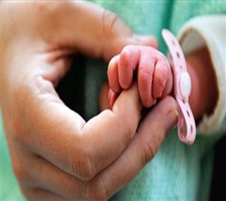 الحكم بإعدام ممرضة تاجرت بـ"الرضع" الحكم بإعدام ممرضة تاجرت بـ"الرضع"