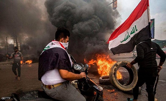 العراق.. اعتصام أمام حقل نفطي بالبصرة وقطع طرق وجسور العراق.. اعتصام أمام حقل نفطي بالبصرة وقطع طرق وجسور
