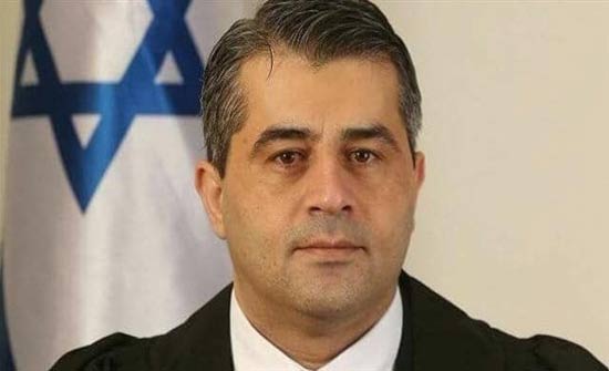 مصير نتانياهو معلق بين يدي قاضٍ عربي مصير نتانياهو معلق بين يدي قاضٍ عربي