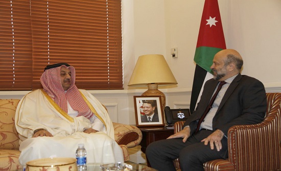 الرزاز يستقبل نائب رئيس الوزراء وزير الدولة لشؤون الدفاع القطري الرزاز يستقبل نائب رئيس الوزراء وزير الدولة لشؤون الدفاع القطري