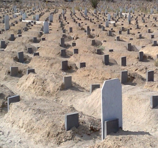 مقبرة النبي نوح .. مكتظة بالقبور ومطالب بإغلاقها