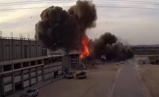 قتلى و جرحى بانفجار في مدينة الباب بريف حلب .. بالفيديو قتلى و جرحى بانفجار في مدينة الباب بريف حلب .. بالفيديو
