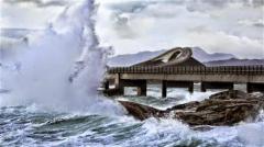 اكثر الأماكن سياحية في المقابل اكثرها خطراً !