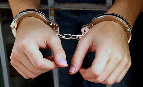 القبض على مطلوب بحقه 27 طلبا قضائيا في ديرعلا القبض على مطلوب بحقه 27 طلبا قضائيا في ديرعلا