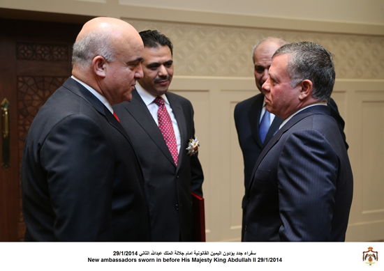 السفيران الطوال والقهيوي يؤديان اليمين القانونية أمام الملك السفيران الطوال والقهيوي يؤديان اليمين القانونية أمام الملك