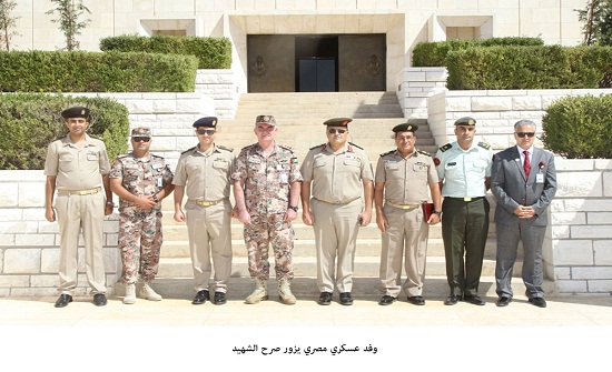 وفد عسكري مصري يزور صرح الشهيد