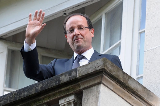 الرئيس الفرنسي: دستور تونس الجديد يؤكد أن الاسلام يتماشى مع الديمقراطية