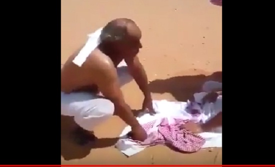 فيديو : العثور على مفقودين بعد تعثر سيارتهم في الصحراء