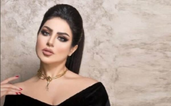 بالصور: حليمة بولند تثير الجدل بظهورها حمام سباحة