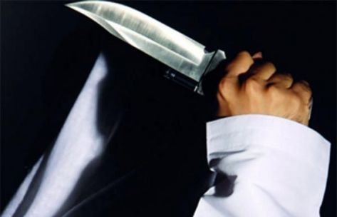 جريمة مروعة في الموقر :  صاحب اسبقيات يقتل شقيقته وحفيدها ويطعن زوجة إبنها