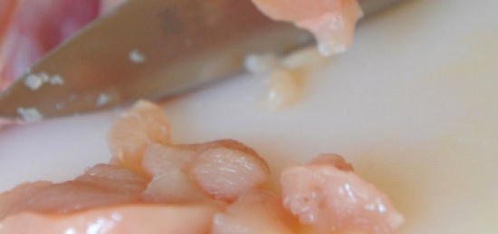 اللحوم النيئة خطر على الجنين