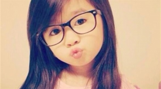 شاهد.. طفلة كورية تشعل فيس بوك بتهنئة «رمضان»