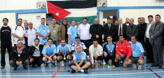 نادي موظفي " البلقاء " يظفر ببطولة  الزعبي الكروية