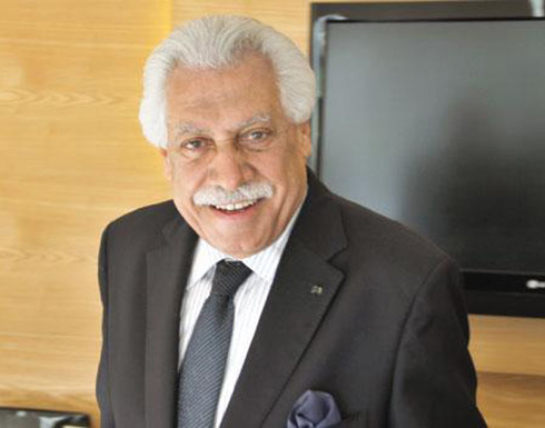 أمين عمّان يناقش توصيات مؤتمر "عمّان تتألق بشبابها"