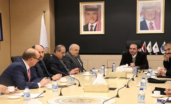 بالصور : الأمير علي يتابع تداعيات الحالة الجوية في مركز الازمات بالصور : الأمير علي يتابع تداعيات الحالة الجوية في مركز الازمات