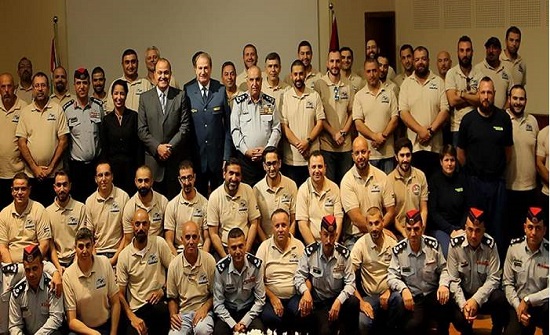 تخريج الدورة التأسيسية الثانية لمتطوعي الدفاع المدني