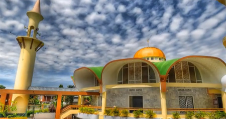 عرضاً رائعاً لثلاثة مساجد في ماليزيا