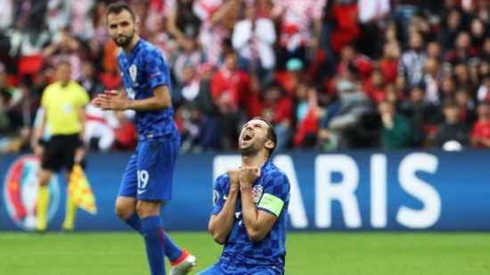 قائد كرواتيا يغادر "يورو 2016" بسبب وفاة والده! قائد كرواتيا يغادر "يورو 2016" بسبب وفاة والده!