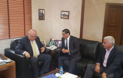 وزير الاشغال يطلب الاسراع بتنفيذ البنية التحتية لإسكان الصحفيين