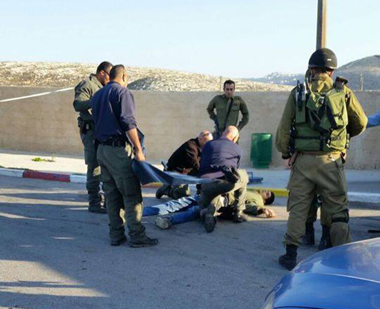 بالصور : مقتل مجندة اسرائيلية واصابة مجند في عملية طعن غرب رام الله بالصور : مقتل مجندة اسرائيلية واصابة مجند في عملية طعن غرب رام الله