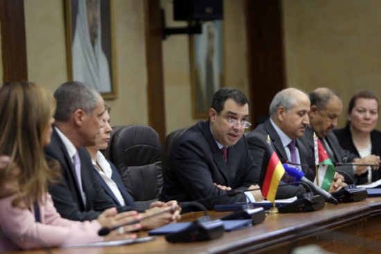 اتفاقية لتزويد المياه والصرف الصحي للمجتمعات المستضيفة للاجئين السوريين