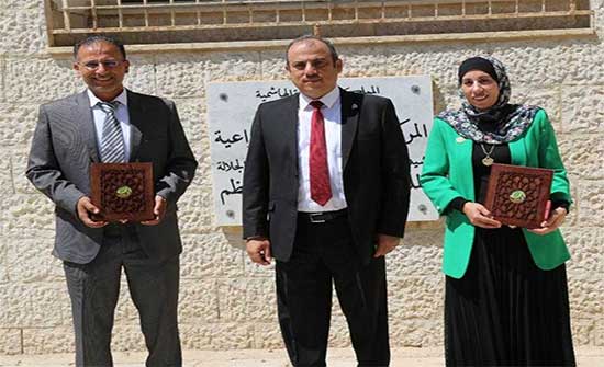الوطني للبحوث الزراعية يكرم فائزين بجائزة الموظف المثالي الوطني للبحوث الزراعية يكرم فائزين بجائزة الموظف المثالي