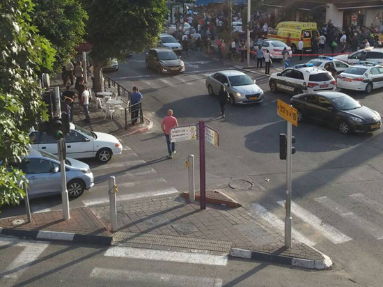 طعن 3 مستوطنين في تل ابيب واعتقال المنفذ طعن 3 مستوطنين في تل ابيب واعتقال المنفذ