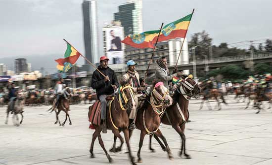 رئيس وزراء إثيوبيا يحض المواطنين على الانضمام إلى القوات الاثيوبية وسط الحرب الجارية