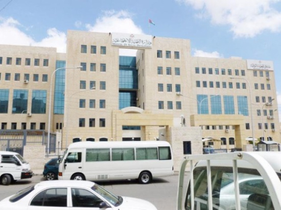 الإعفاءات الصحية من الديوان الملكي تتطلب دراسة اجتماعية أولاً الإعفاءات الصحية من الديوان الملكي تتطلب دراسة اجتماعية أولاً
