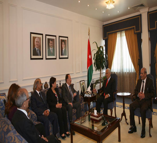 النسور يؤكد دعم الحكومة المطلق للهيئة المستقلة للانتخاب