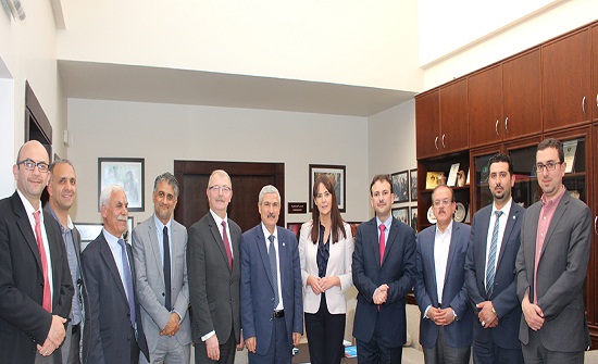 وفد من جامعة كوينز البريطانية يزور جامعة الأميرة سمية للتكنولوجيا وفد من جامعة كوينز البريطانية يزور جامعة الأميرة سمية للتكنولوجيا