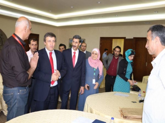 وزير العمل يطلع على سير عمل برنامج تدريب وتشغيل خريجي المهن الصحية