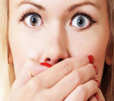 رائحة الفم المزعجة قد تكون مؤشرا لمرض قاتل رائحة الفم المزعجة قد تكون مؤشرا لمرض قاتل