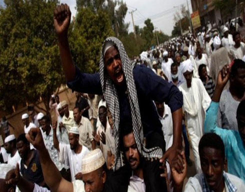مقتل 8 متظاهرين وإصابة العشرات يشعل الاحتجاجات بالخرطوم