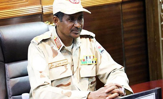 لوموند: “حميدتي”.. الرجل القوي للنظام السوداني بعد انقلاب 25 أكتوبر لوموند: “حميدتي”.. الرجل القوي للنظام السوداني بعد انقلاب 25 أكتوبر