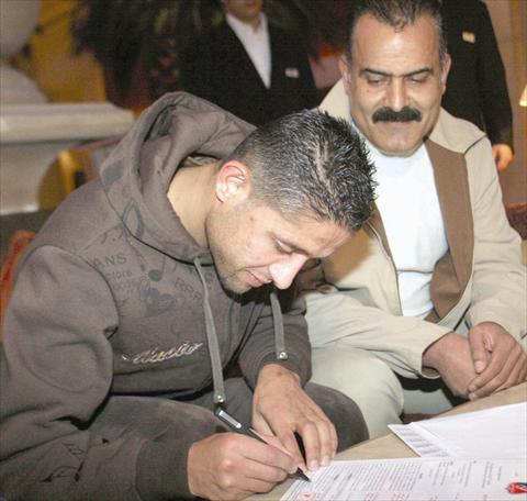 عبد الفتاح يوقع عقده مع "الكويتي" .. و"عقل" في طريق العودة إلى الفيصلي 