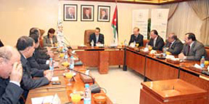 محافظ البنك المركزي يلتقي رئيس وأعضاء غرفة صناعة الأردن محافظ البنك المركزي يلتقي رئيس وأعضاء غرفة صناعة الأردن