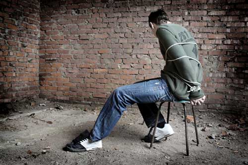 مغربية تؤدب زوجها بالفلفل الأحمر وتكبله بالسلاسل