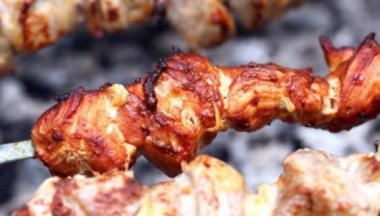 إحذروا الأطعمة المحمرة.. فما تسببه خطير! إحذروا الأطعمة المحمرة.. فما تسببه خطير!
